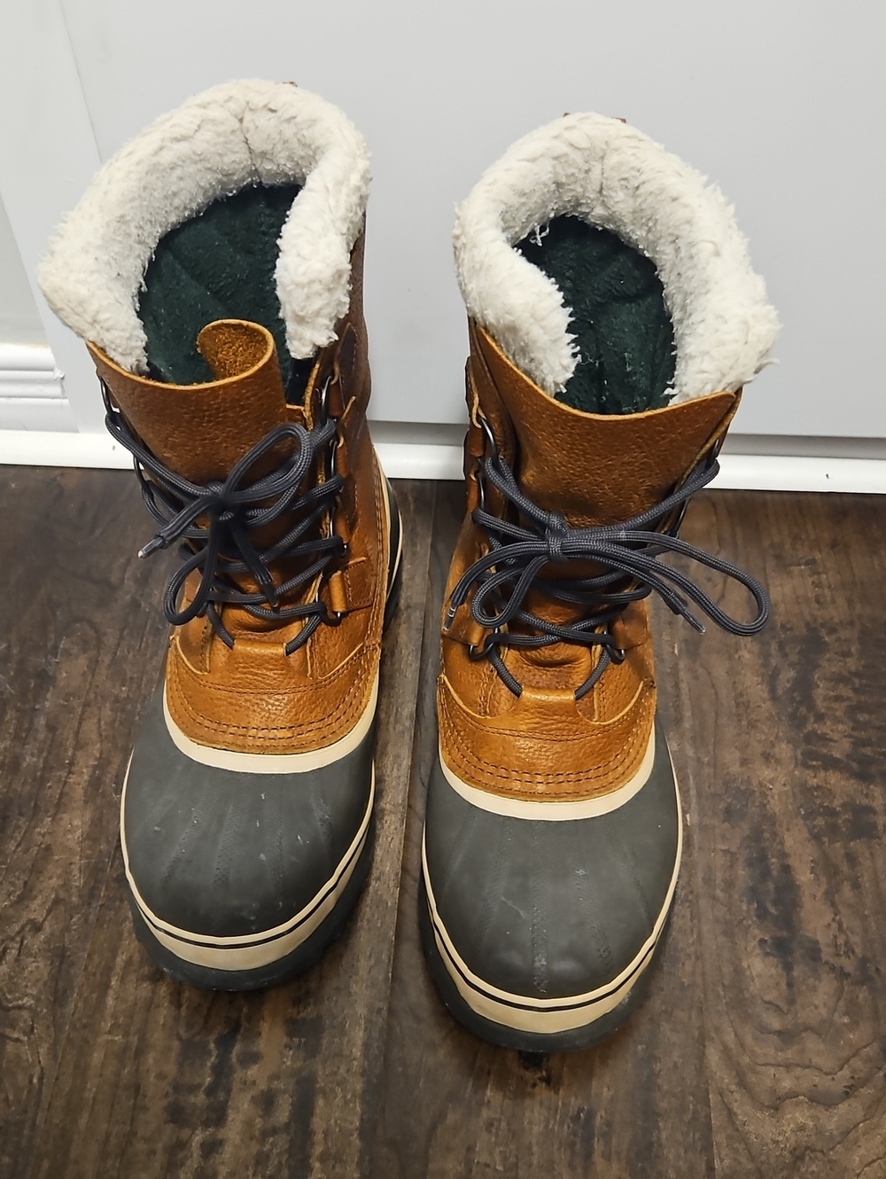 Sorel Caribou Winter Boots - 9